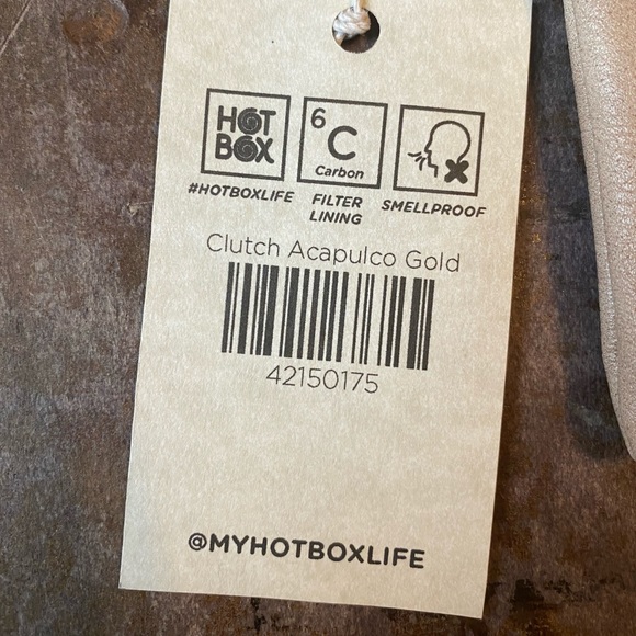 NWT - Beige Vegan Leather Clutch Purse - Make-up bag - Stash bag - smell… - Picture 4 of 12